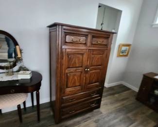 MATCHING BEDROOM FURNITURE