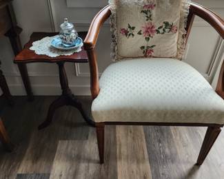VICTORIAN CHAIR