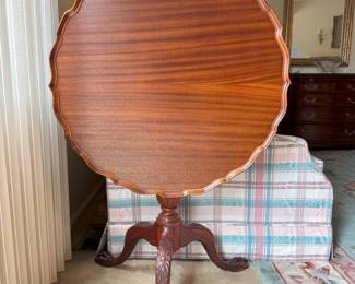 JB Sciver mahogany tilt table.  Beautiful fluted edge.