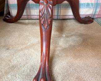 Notice the carved detail on all 3 claw feet.