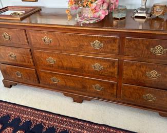 9 draw dresser in great shape 