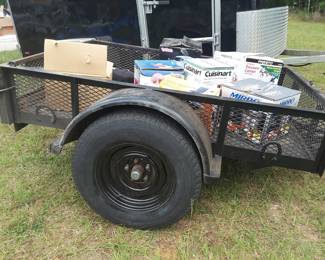 another nice utility trailer in very good condition. Inside dimensions are roughly 4 x 6.