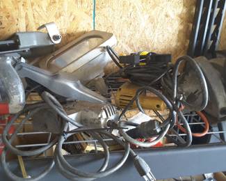 lots of power tools in good condition