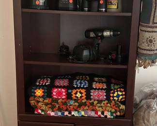 Look at those blankets - priced to sell; these go for $40 in the vintage stores