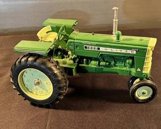 Ertl Oliver farm tractor