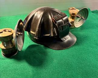 Miner's lamp and hard hat