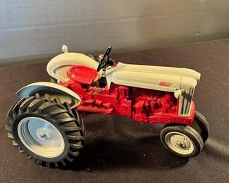 Ertl model Ford tractor