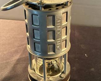 Minor's safety lamp