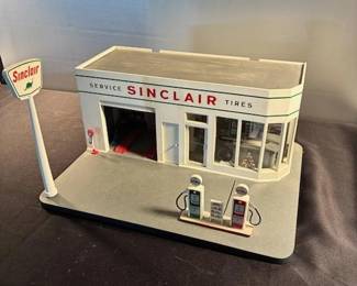 Danbury Mint Sinclair Gas Station