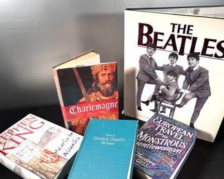 Books of various genres, large selection of Stephen King novels