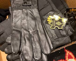 Leather gloves