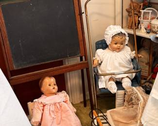 A variety of antique & vintage dolls