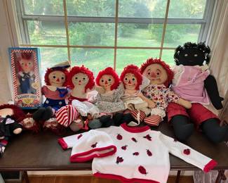 Raggedy ANNs! What a collection! You HAVE to come see these!