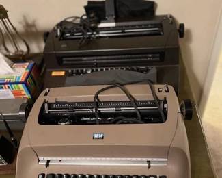 Vintage typrewriters