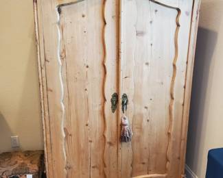 Austrian or Bavarian Farmhouse Armoire
With lock and skeleton key
Ca. 1840 to 1860
Size: H 73 inches (185 cm) W 46 inches (119 cm) D 21 inches (54 cm)