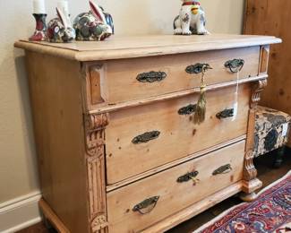 Late Biedermeier display hutch Ca: 1840
Also called Dark Biedermeier
Size: H 60 inches (152cm), W 42 inches (107cm), D 16 inches (40