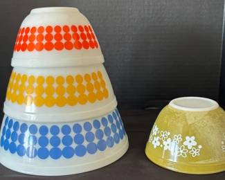 Vintage Pyrex Mixing Nesting BowlsDots 401,402,403  Green Crazy Daisy 401 Mixing Bowl
