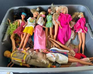 MYSTERY Bin 2 of Vintage Barbies GOOD CONDITION Barbie Dolls, Ken, Friends, Mixed Eras, 80 Dolls