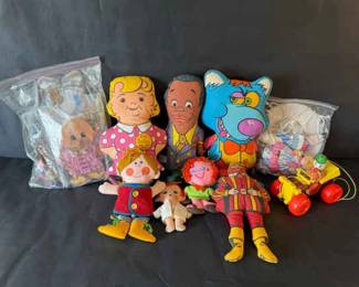 Nostalgic Plush Cloth Character Toys with Miscellaneous Playthings