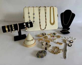 Costume Jewelry Collection Necklaces, Bracelets, Earrings Brooches