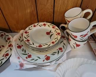 K.I.C. Brushes dishes, cups, platers