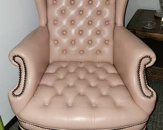 Pick tufted leather chair