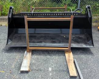 2025 GIYI 72", 4 In 1 Multi-Purpose Skid Steer Bucket Attachment, Unused 