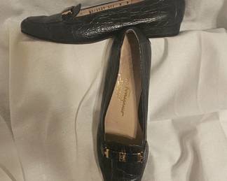 Ferragamo 8B Bow Flats Navy Blue