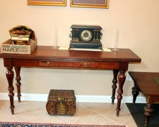 Ethan Allen Sofa Table

