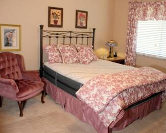 Queen Bed with Beautyrest Black Mattress Set, Queen Comforter

