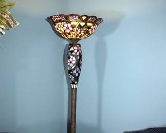 Contemporary Tiffany Style Floor Lamp

