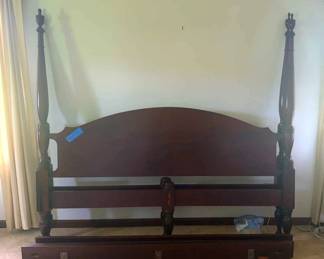 King Sized 4 Poster Bed