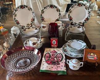 Apple Dishware