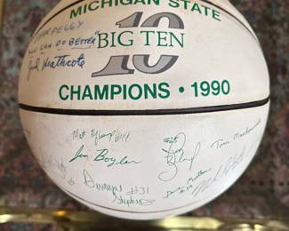 spartans 1990 Big Ten championship. Jud Heathcote coach Tom Izzo assistant coach. Steve Smith, Duane Stevens, Mike Peplowski, Matt steninga, Mark Montgomery. Team signed ball.