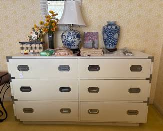 dixie campaign dresser