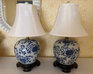 Chinese lotus porcelain lamps