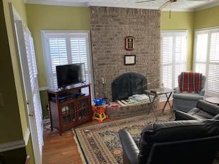 Den TV Stand and 2 LaZBoy chairs