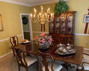 Dbl pedestal table & 6 chairs