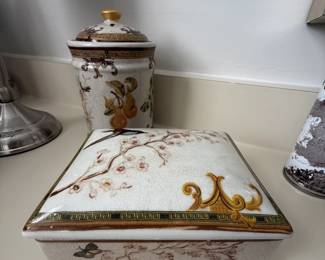 Fine Oriental Porcelain Bathroom Decor