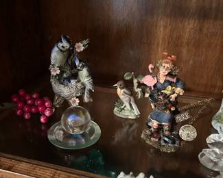 Figurines