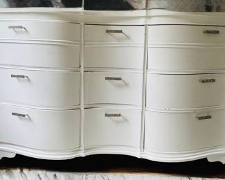 Georgian Style Serpentine Shaped White 9 Drawer Dresser, Modern