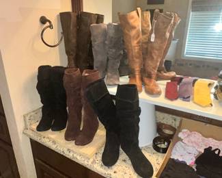 LADIES 8 1/2 TALL LEATHER BOOTS