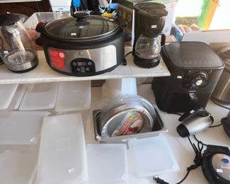 STORAGE CONTAINERS & SMALL APPLIANCES