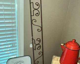 LONG IRON PLATE RACK