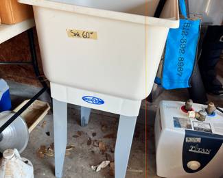 LAUNDRY SINK