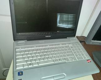 TOSHIBA LAPTOP