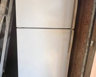 NICE 2-DOOR WHIRLPOOL FRIDGE