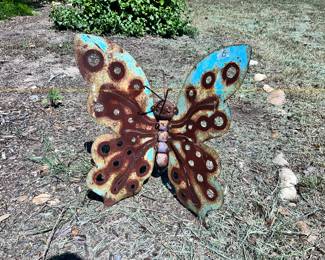 YARD ART