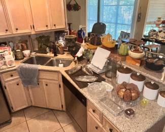 KITCHEN FULL!