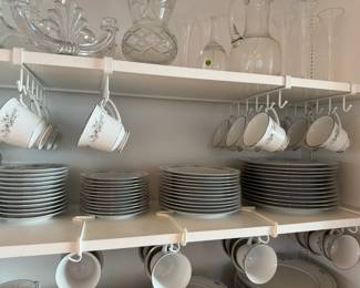 Contemporary Fine China by Noritake "Melissa" Dinnerware Set
